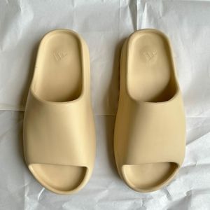Adidas Yeezy Slides